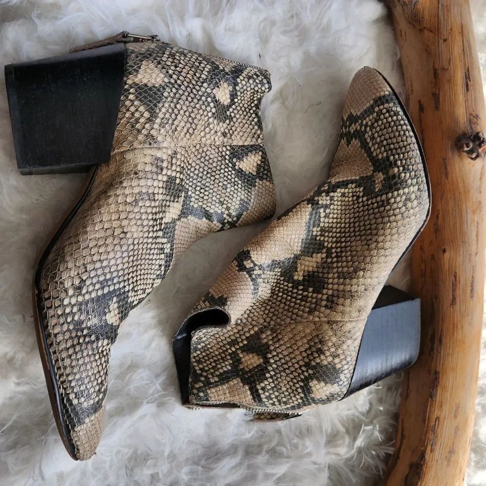 Dolce vita Shanta python print ankle booties